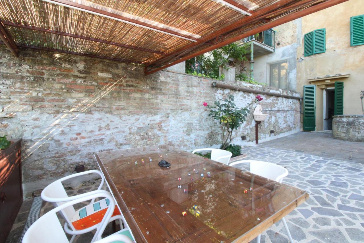 The House Of The Film Apartment Siena Exterior photo