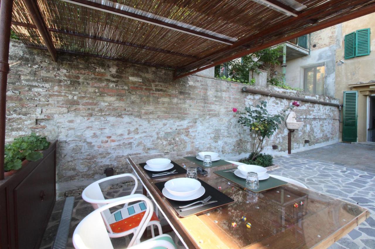 The House Of The Film Apartment Siena Exterior photo